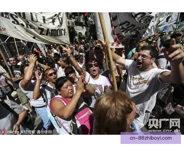 大规模抗议视频助理裁判风波起